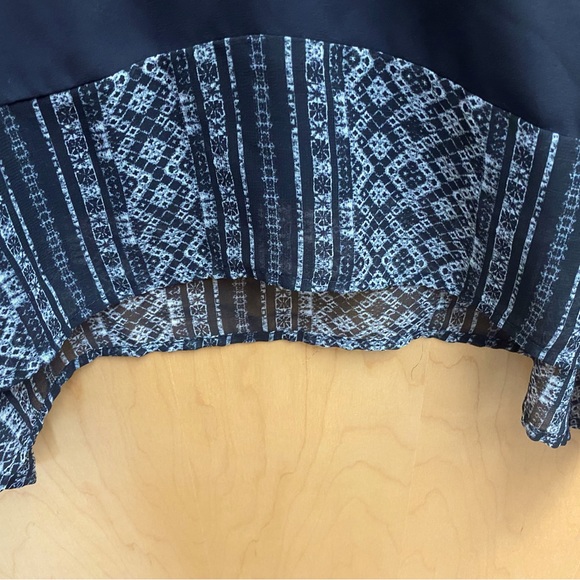 BCBGeneration- Black Top with Pattern - Size: Small - Picture 2 of 4